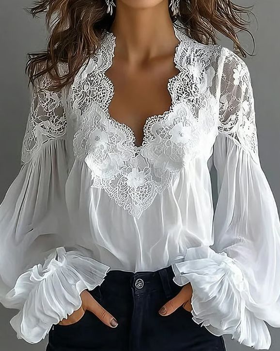 Liv - Blouse met bloemenkant en lantaarnmouwen